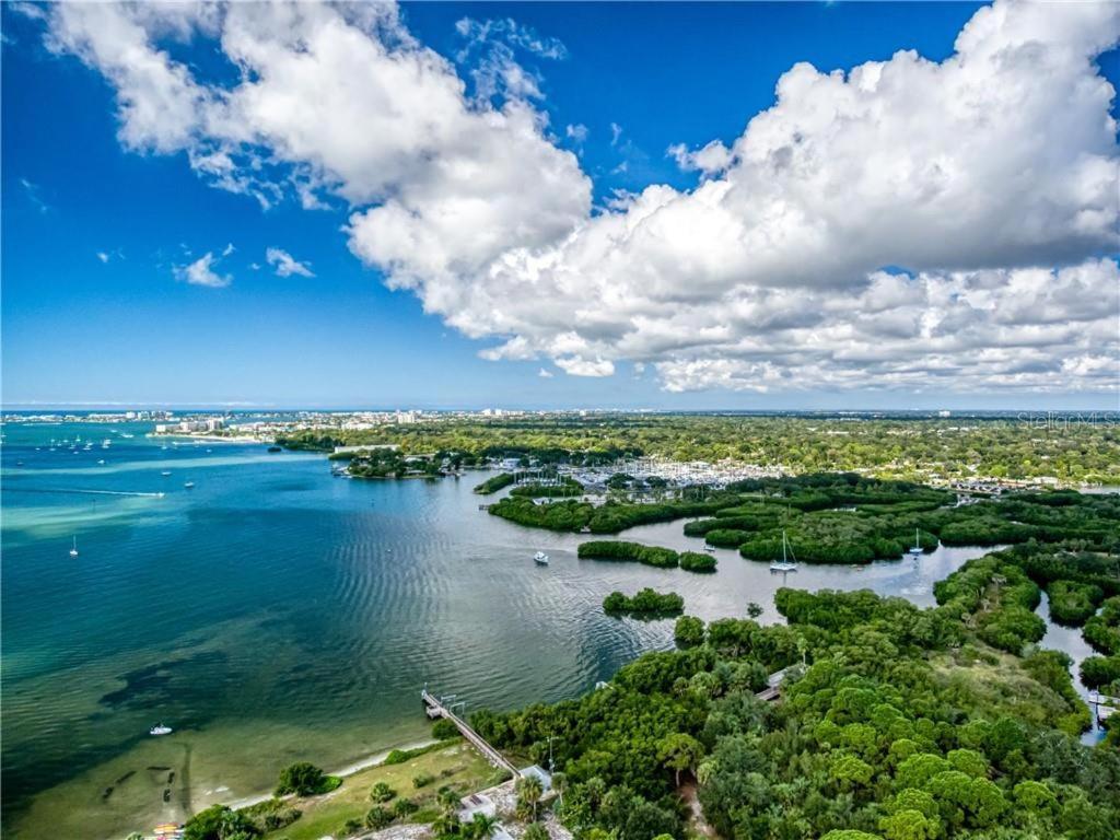 Affordable Two Bedroom Tropical Condo - Private Beach, Pools, Hot Tub Sint-Petersburg Buitenkant foto