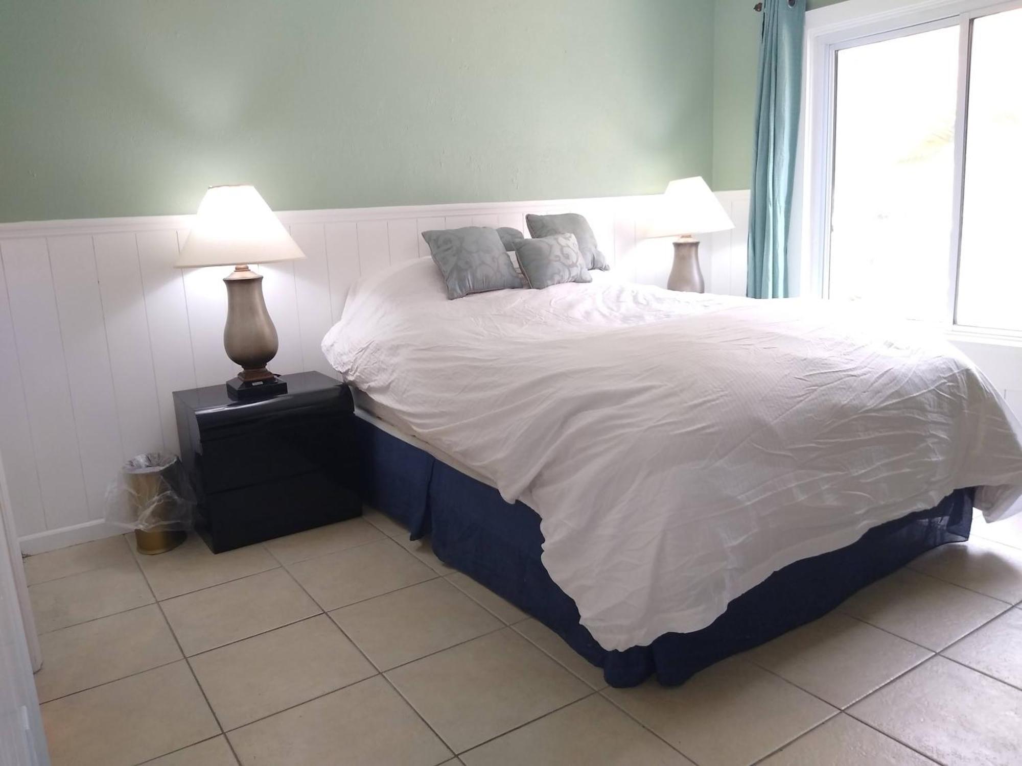 Affordable Two Bedroom Tropical Condo - Private Beach, Pools, Hot Tub Sint-Petersburg Buitenkant foto